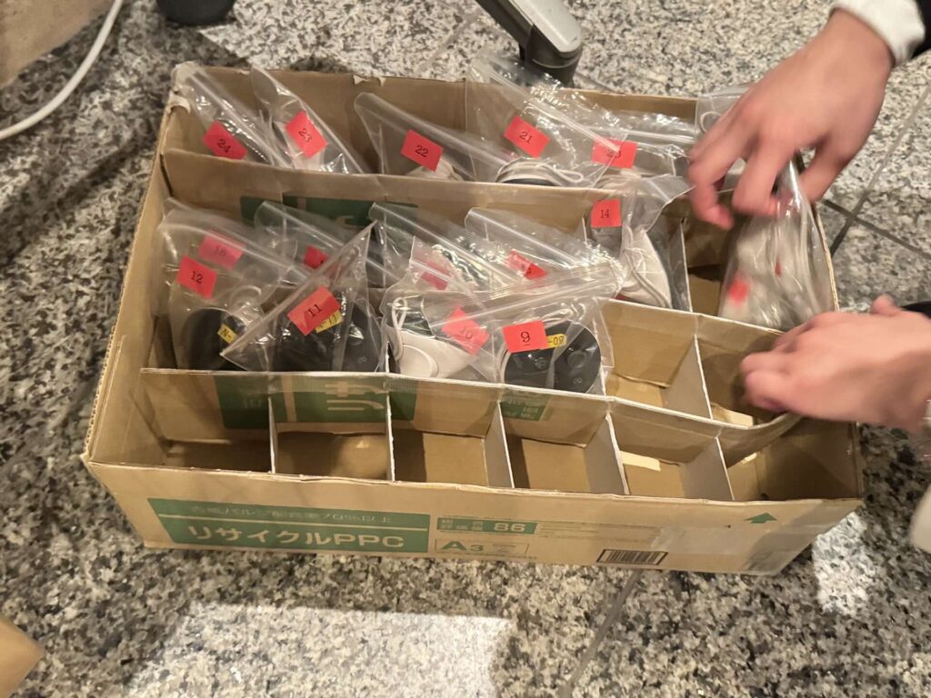 ラベル付きコントローラーの収納例